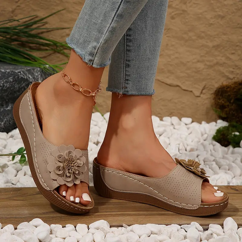🔥Last Day Promotion 50% OFF - Women's Floral Decor Comfort Wedge Sandals